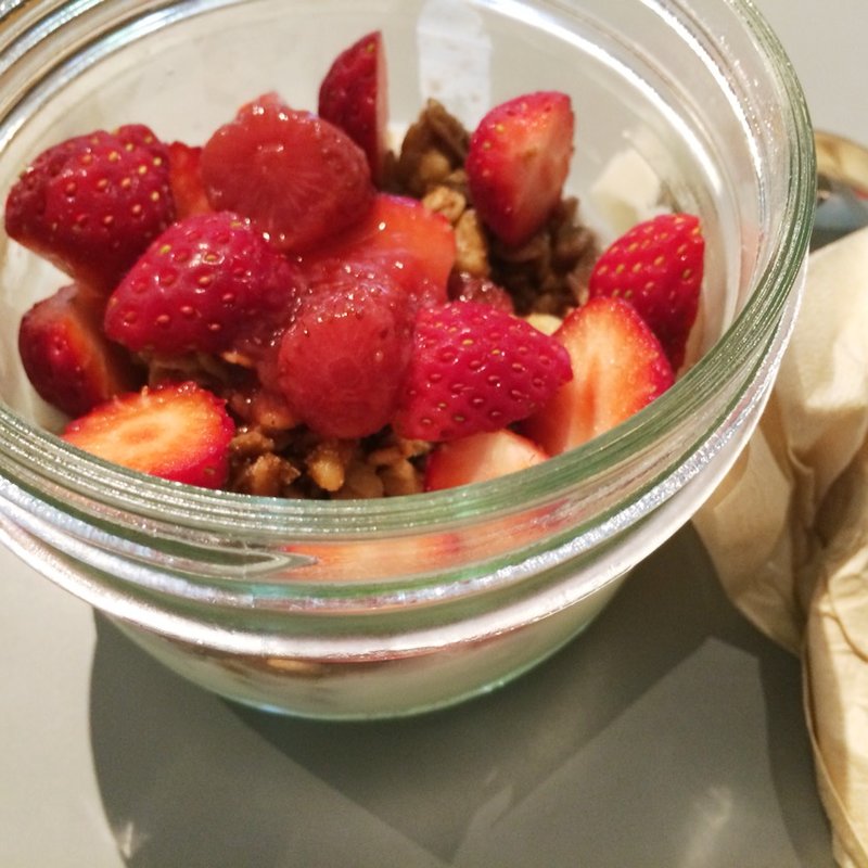 オリジナルグラノーラ＋ヨーグルト、旬のフルーツと自家製コンポート(ブルーボトルコーヒー青山 )