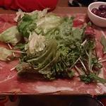 イタリア産生ハムとサラミのてんこ盛り(野菜付)(Di PUNTO ディプント 横須賀中央店)