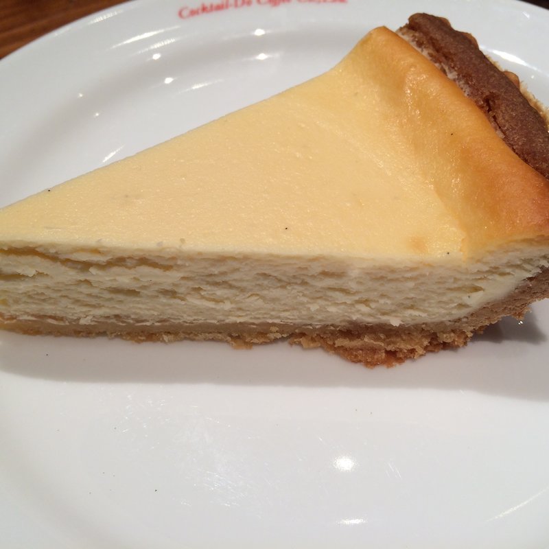 ベイクドチーズタルト(カフェ コクテル堂 横浜みなとみらい店)