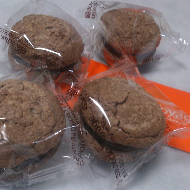 ヨーヨー マカロン　ショコラ(クリオロ 中目黒店)