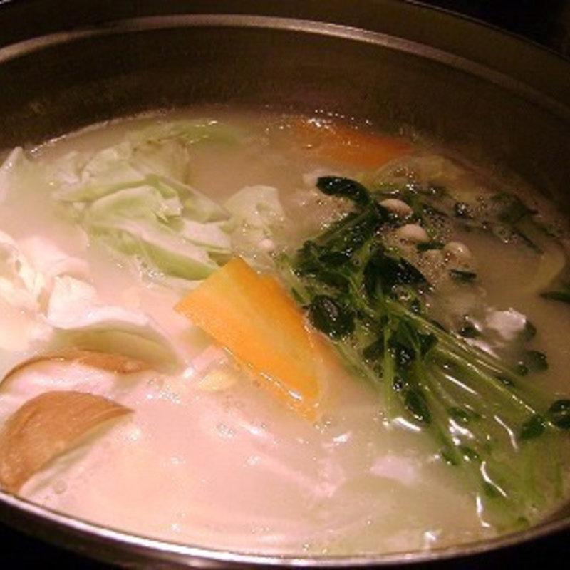 コラーゲンたっぷりの水炊き(うる虎 総本店)