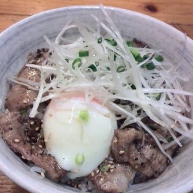 網焼き黒ぶた丼 温玉のせ(黒ぶたや アトレ大井町)