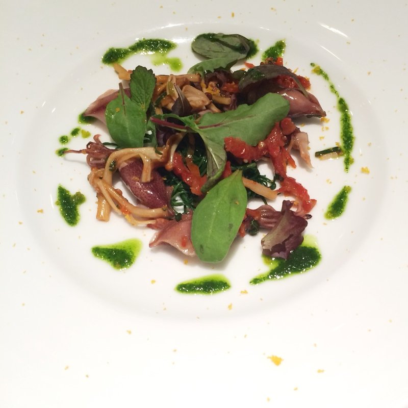 ホタルイカと山エノキ、ドライトマトのマリネと山うるいのサラダ仕立て(BIANCA （ビアンカ）)