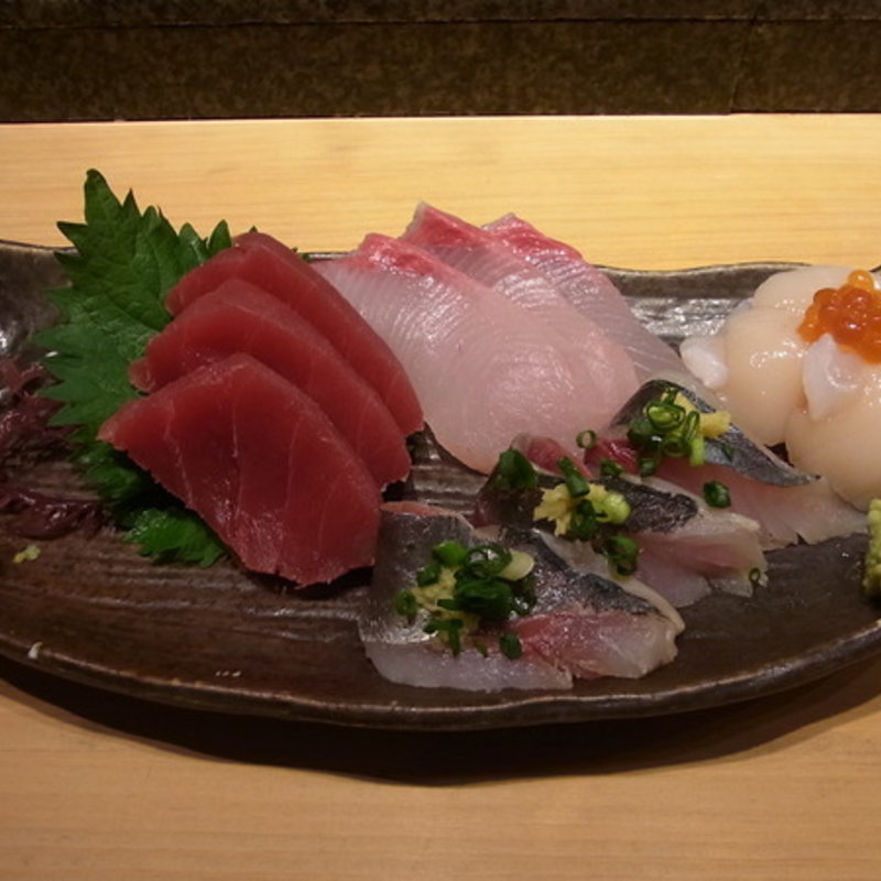 刺身盛り合わせ(にぎにぎ一 八重洲本館 )