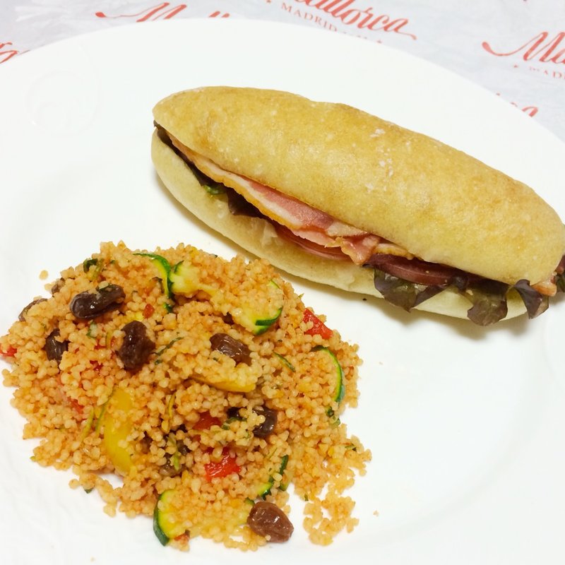 ボカディージョ と クスクスのサラダ　(Mallorca/マヨルカ 二子玉川)