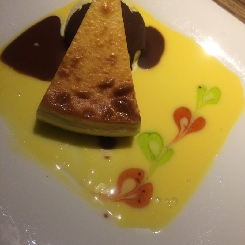 ニューヨークチーズケーキのアイス添え クリスピーチョコのコーティング(KICHIRI 新宿)