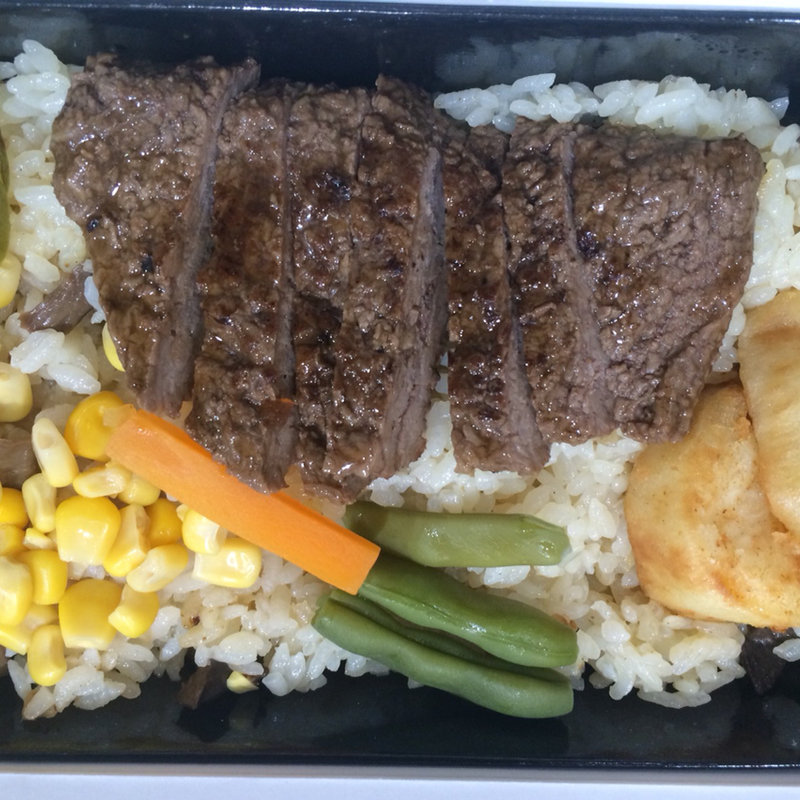 ステーキ弁当(旅弁当 駅弁にぎわい エキマルシェ新大阪店)