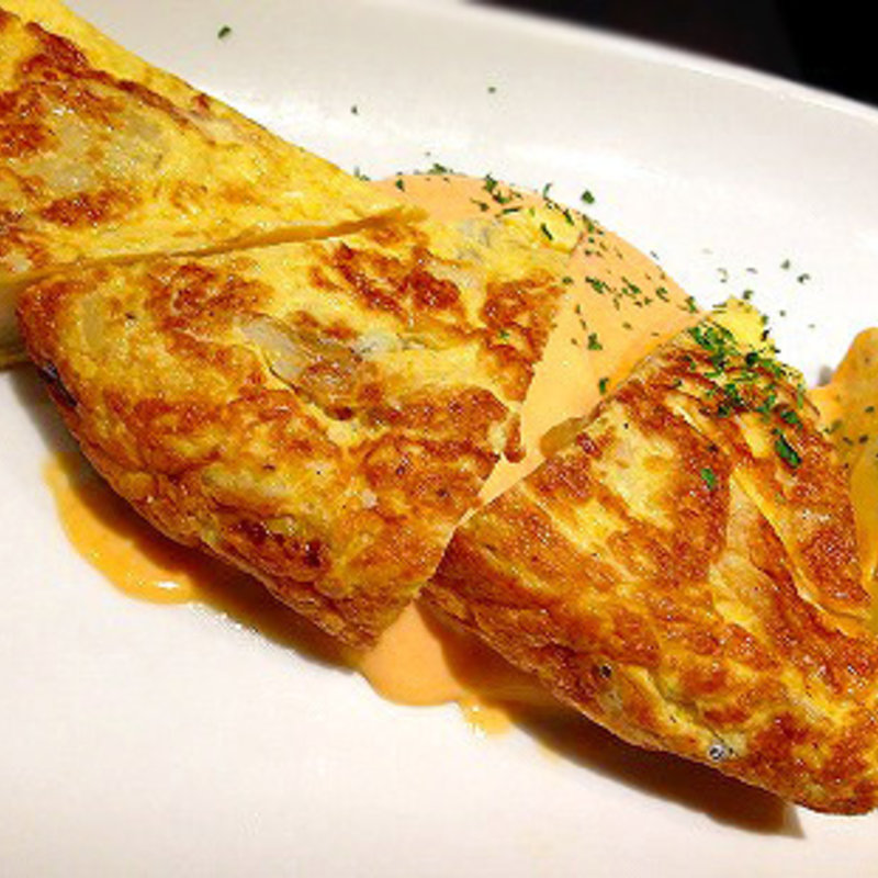 釜揚げしらす入スパニッシュオムレツ(魚とワイン hanatare 横浜東口店)