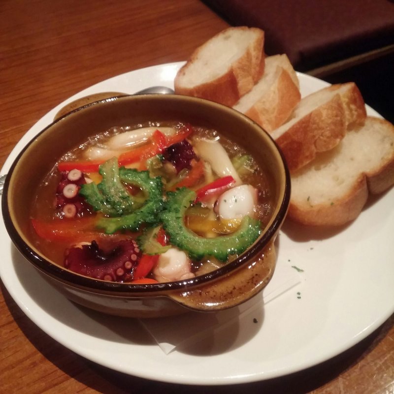 タコと島野菜のアヒージョ(ちゅらり 横浜店)