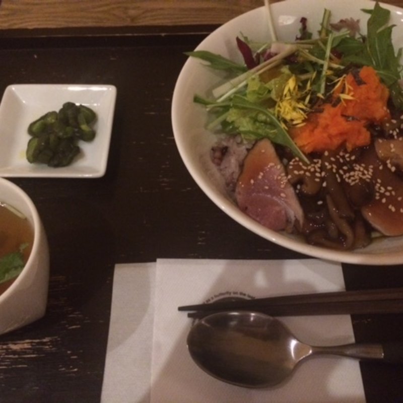 たたきマグロ丼(SAJI （サジ）)