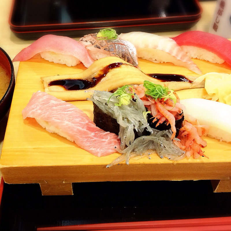 握り寿司セット(沼津 魚がし鮨 流れ鮨 清水ドリームプラザ店)