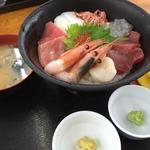 海鮮丼(小川港魚河岸食堂 （こがわこううおがししょくどう）)