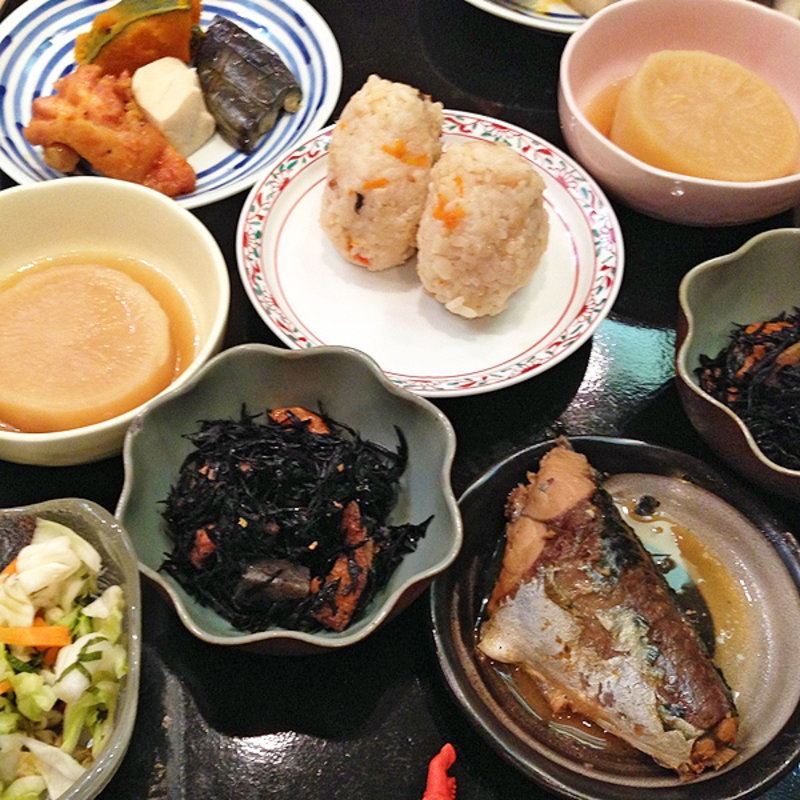 「あーやっと仕事終わった。おなかペコペコなんだ。マスター、おいしいもんたくさんたべさせてよ。お願い」コース(加賀屋)