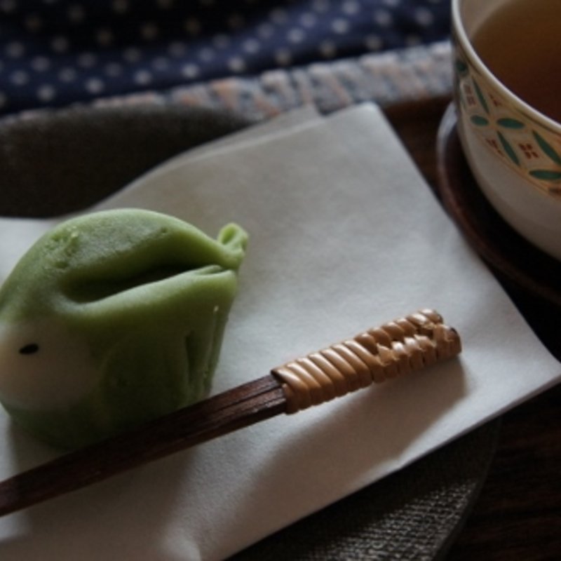 春告鳥（はるつげどり）(御菓子司 杵屋)