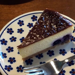 ブルーベリー＆ホワイトチョコチーズケーキ(ハードボイルド珈琲)