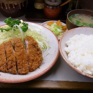 特上ロースかつ定食 (とんかつ繁)