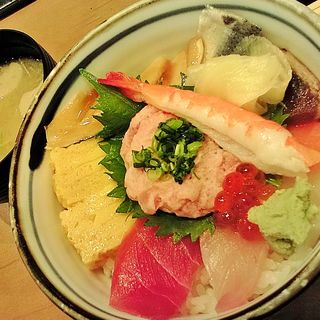 海鮮丼(すし三崎丸)