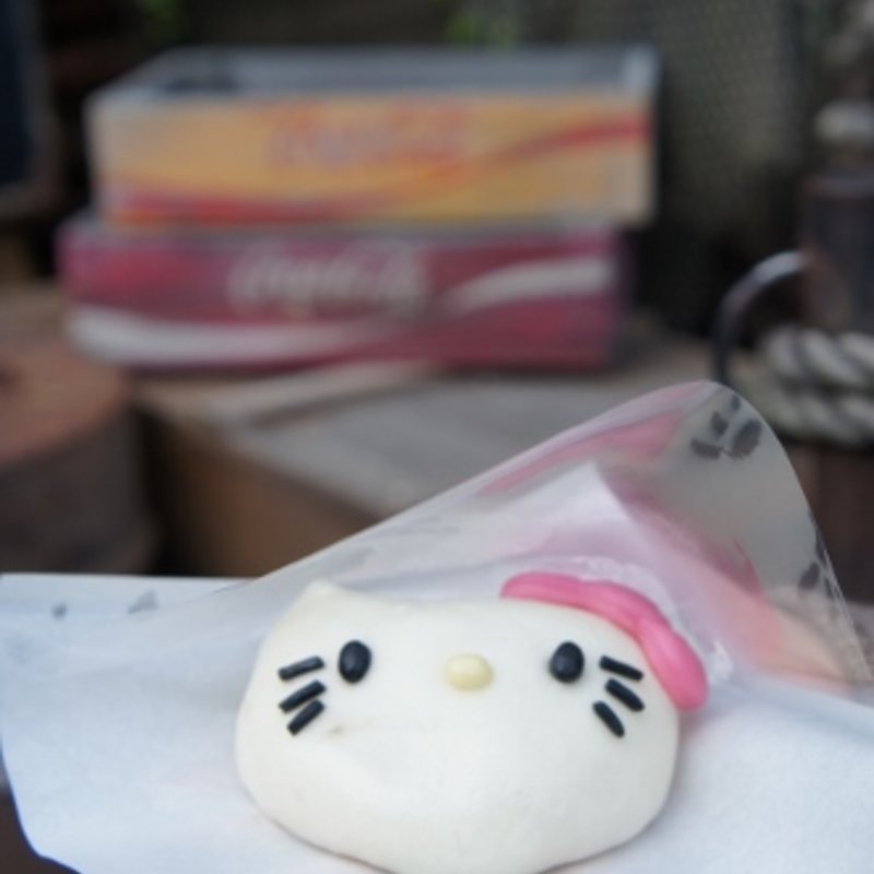 ハローキティまん ～チーズ＆ポーク～(ユニバーサルスタジオジャパン　フードカート )