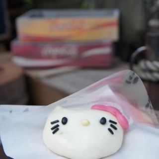 ハローキティまん ～チーズ＆ポーク～(ユニバーサルスタジオジャパン　フードカート )