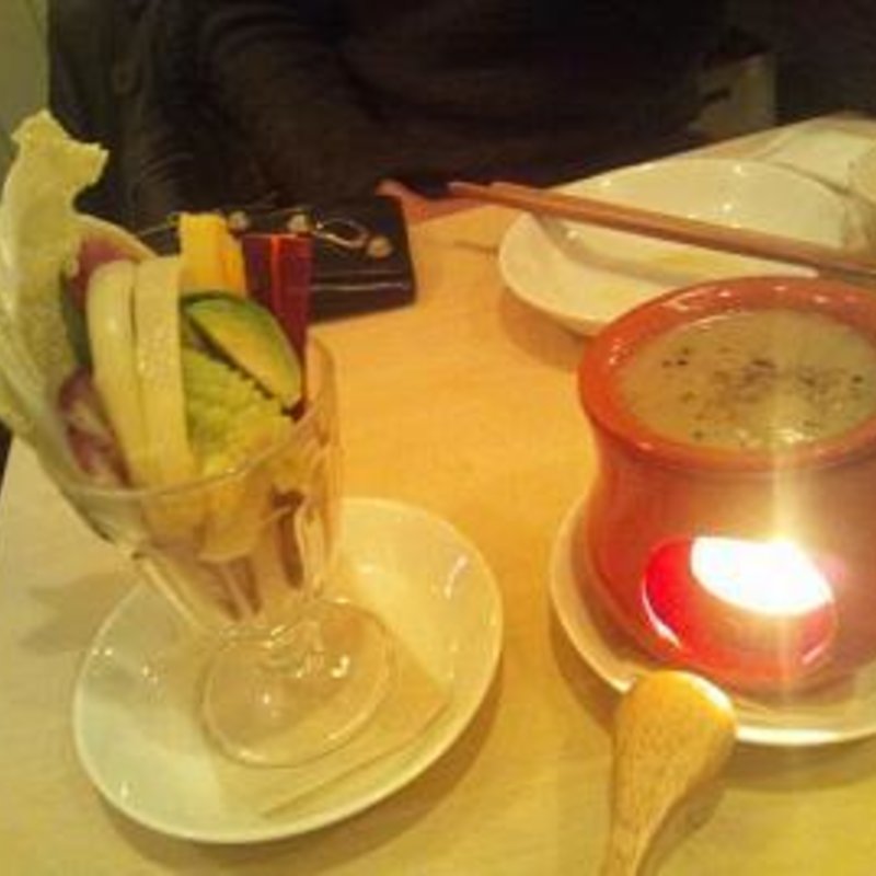 産直野菜のバーニャカウダ(グリルとワイン COCCIO 831)