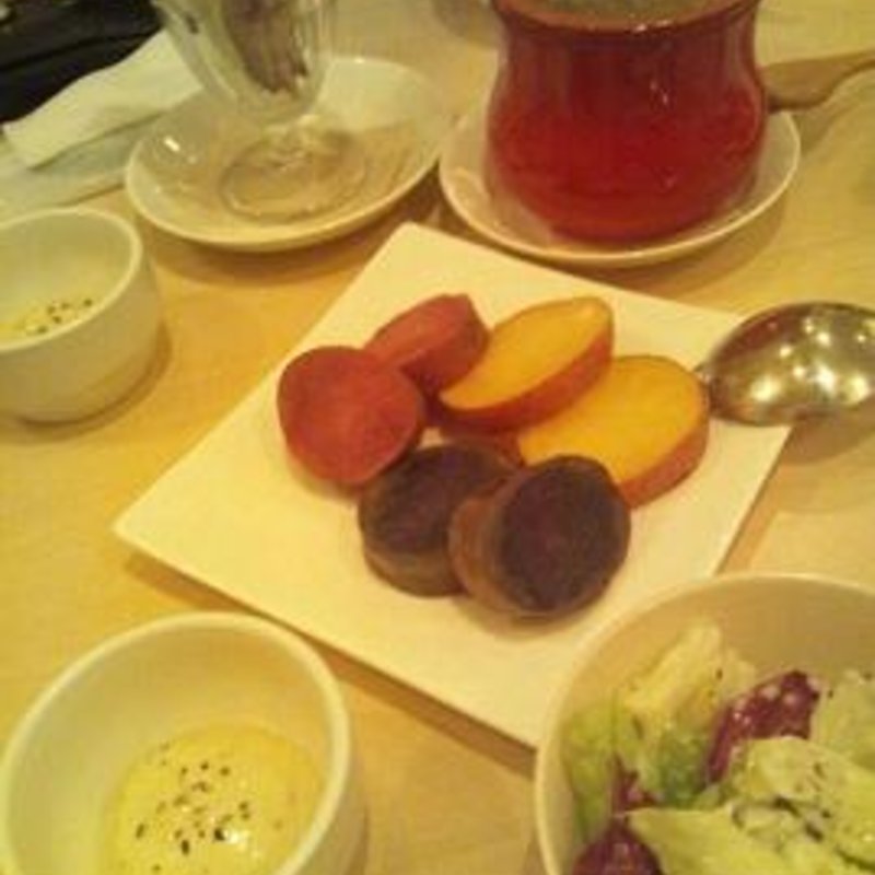 ハイジのチーズ「ラクレット」と蒸しジャガイモ(グリルとワイン COCCIO 831)