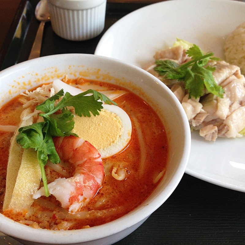 ランチSET B (海南鶏飯＋ミニラクサ)(エビス新東記 （エビスシントンキー）)