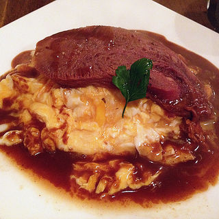 やわらか厚切り牛タンオムライス(チャモロ )