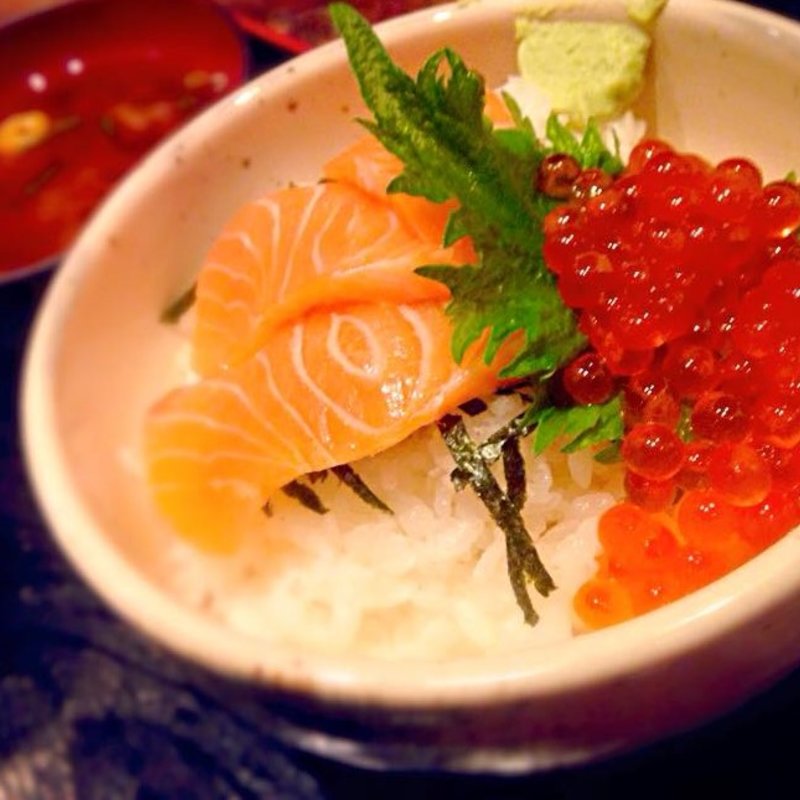 いくら丼(すしまる屋 東三国店)