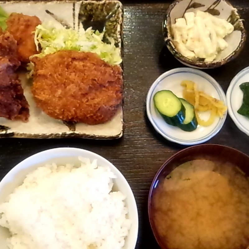 鶏の竜田揚げとコロッケ(くま倉 )