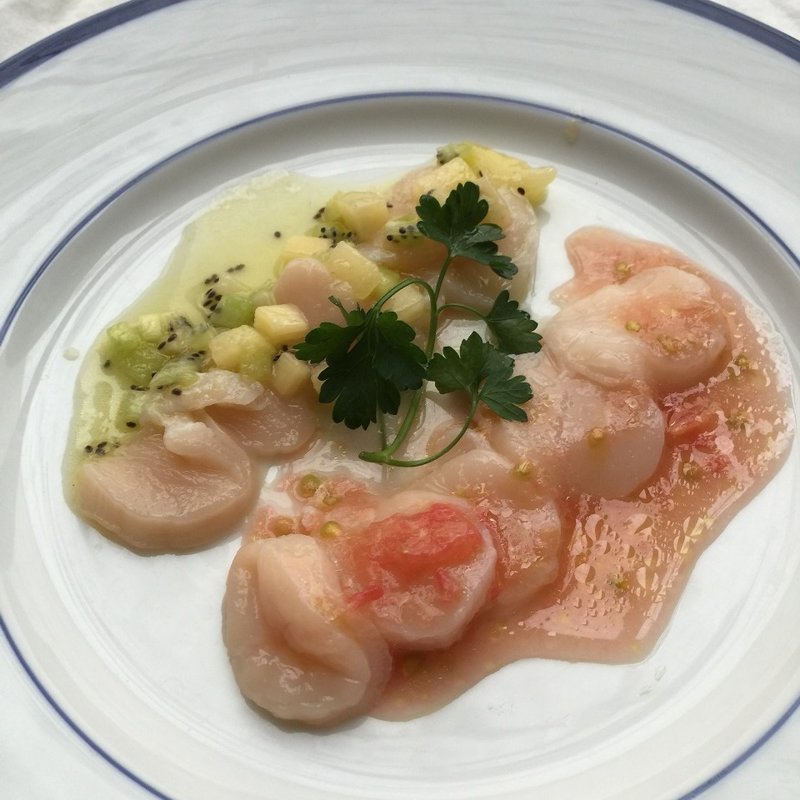 生ホタテのカルパッチョ(山遊木)