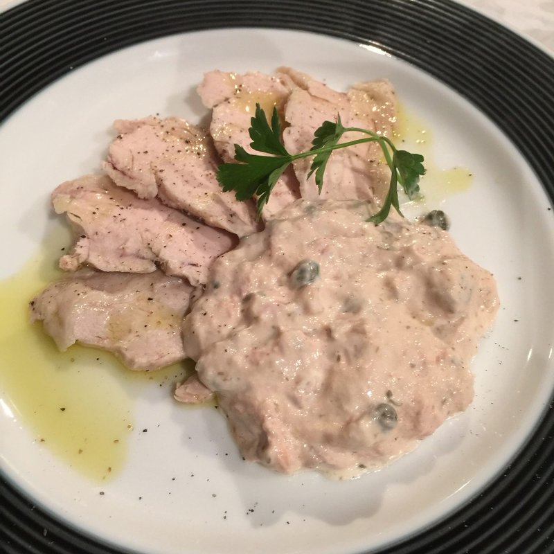 鶏肉のトンナートソース(山遊木)