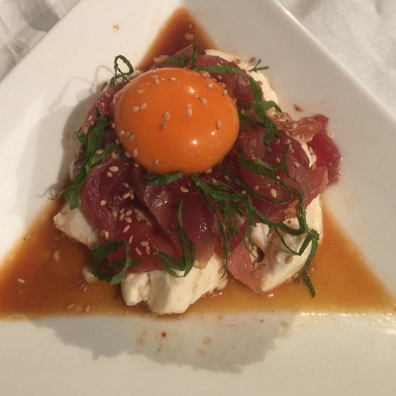 マグロと豆腐のユッケ(山遊木)