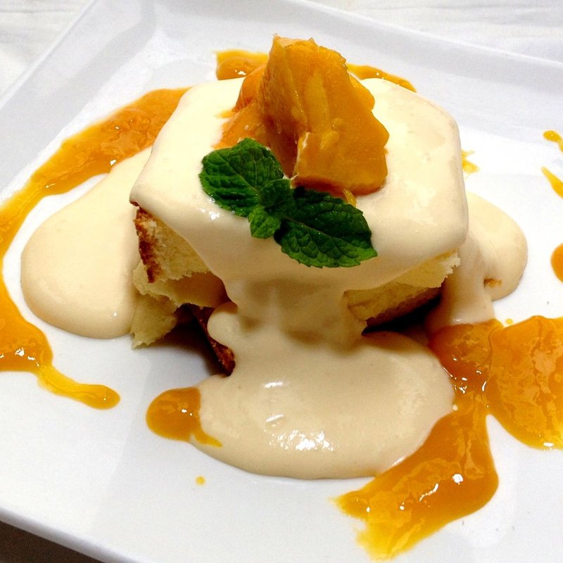 マンゴーのシフォンケーキ(山遊木)