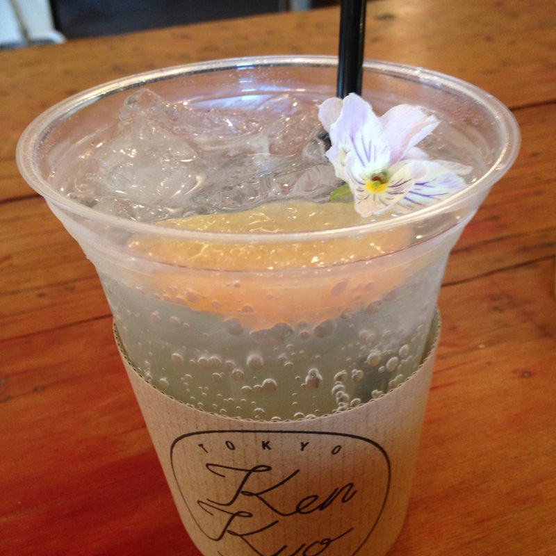 赤色のグレープフルーツソーダ(トウキョウ ケンキョ （TOKYO Kenkyo）)