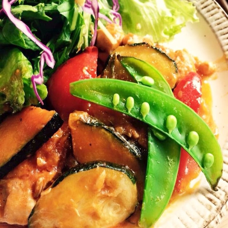 鶏肉と野菜のトマト煮込み(カフェ ド ガモヨン （café de GAMOYON）)