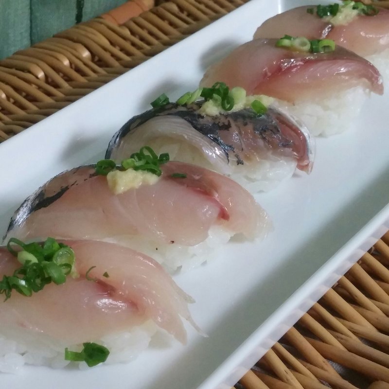 あじにぎり(魚幸水産(ウオコウスイサン))