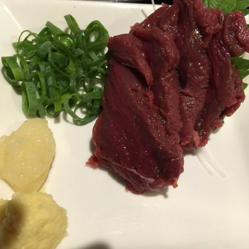 柔らかヒレ馬刺し(九州酒場 まる 藤沢店)