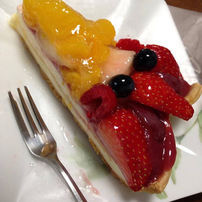 マンゴーとベリーのタルト(キルフェボングランフロント大阪店)