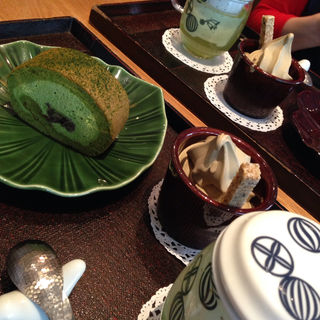 抹茶ロール(カフェ ソラーレ Tsumugi LUCUA店 （カフェソラーレ ツムギ）)