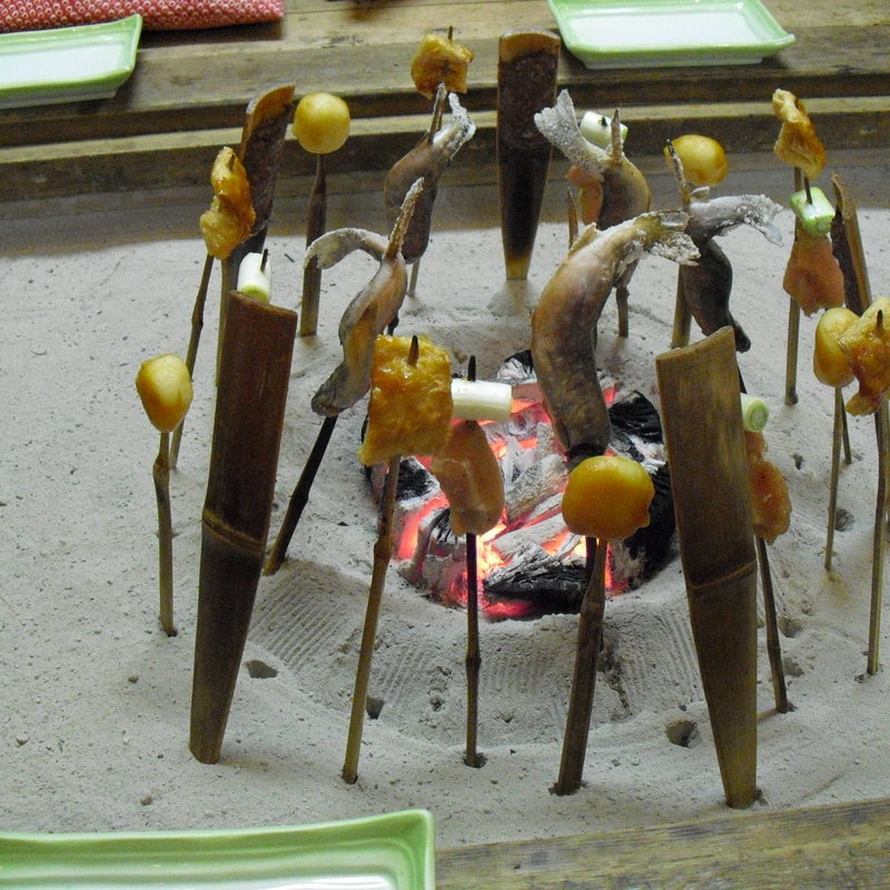 平家鷹狩囲炉裏焼き(湯西川白雲の宿山城屋)