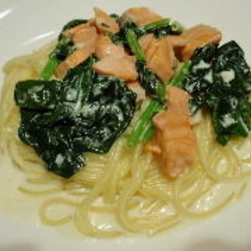 サーモンとほうれん草のパスタ(生パスタ専門店 SPIGA 松戸店 （スピガ）)