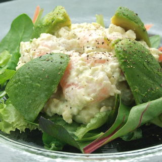 小えびとアボガドのグリーンポテトサラダ(アートレッグカフェ)