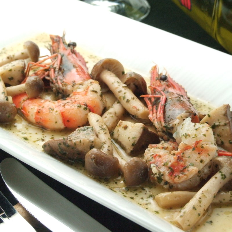 三種のキノコとトマトのマリネ(アートレッグカフェ)