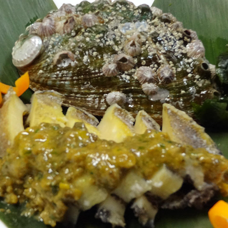 活きあわびのお造り(くつろぎや)