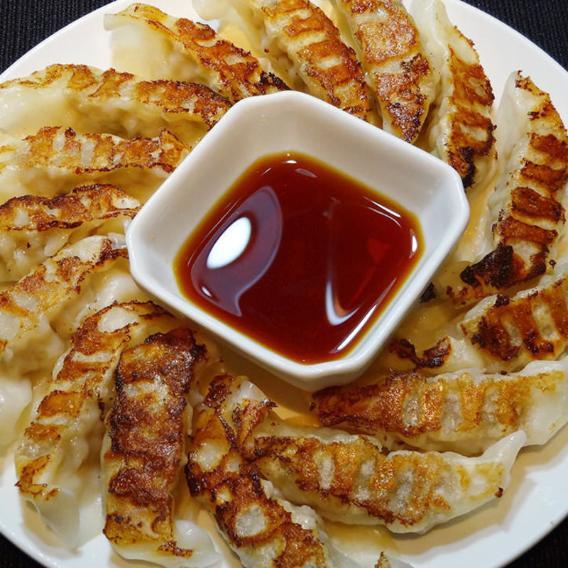 ばか盛り焼き餃子(くつろぎや)