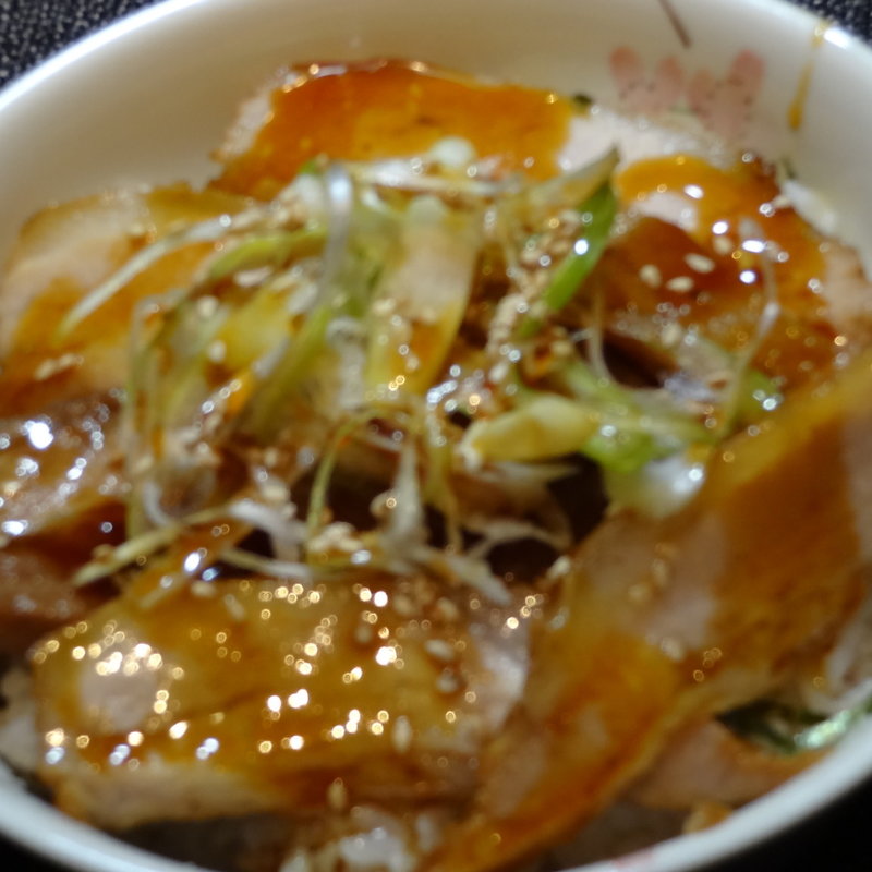 ミニチャーシュー丼(くつろぎや)