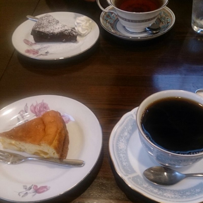 ケーキセット (ガトーショコラ)(cafe 裏庭)