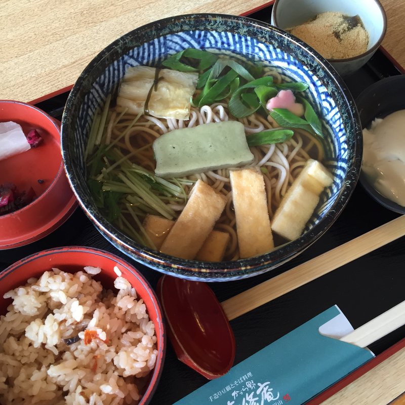 高尾(そば)(かづら野 清修庵 （カヅラノ　セイシュウアン）)