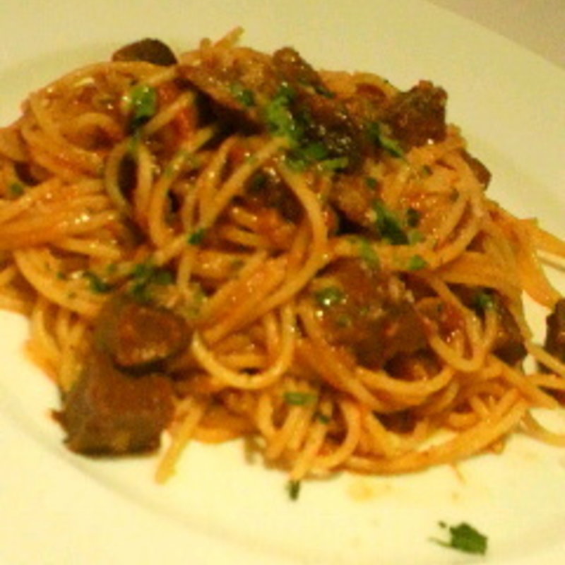 牛タンの赤ワイン煮込みパスタ(ラ ノッテビアンカ)