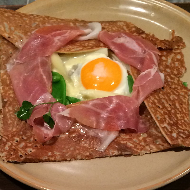 ガレット・コンプレット・ホワイトアスパラ(ブレッツ カフェ クレープリー)